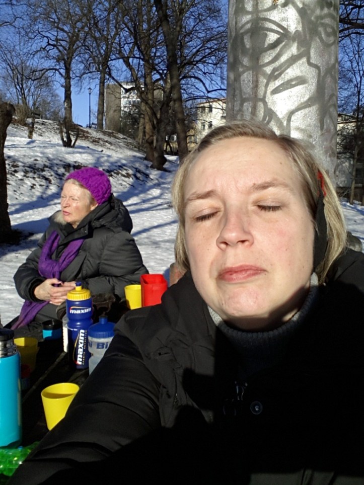 Vi hade med oss chokladbitar också, annars vet jag ett ställe i parken där det växer choklad...