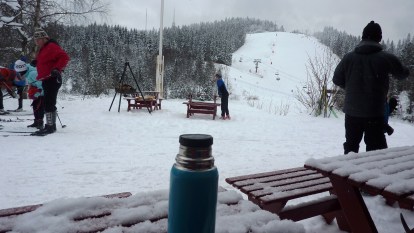 Utsikt över baksidan av Tryvann från min lunchplats i Tryvansstua